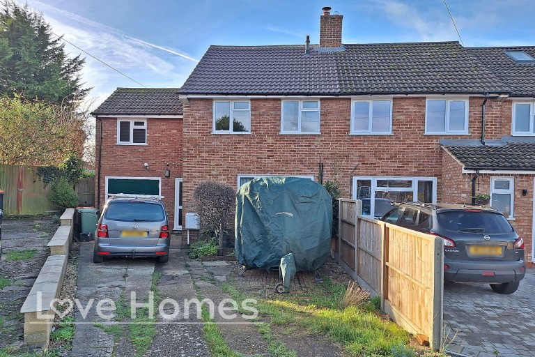 Osborn Road, Barton-Le-Clay, MK45 4NY